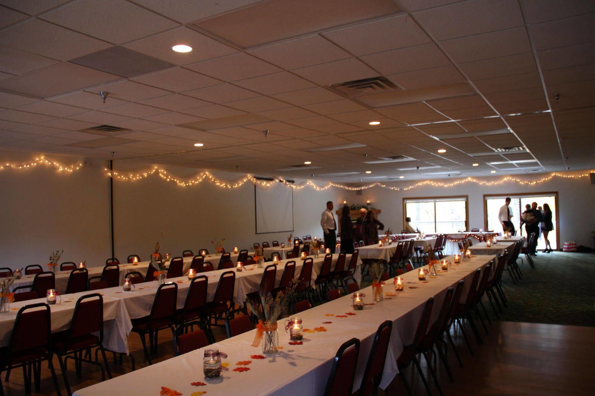 Mcquoid'S Inn And Event Center Isle 외부 사진